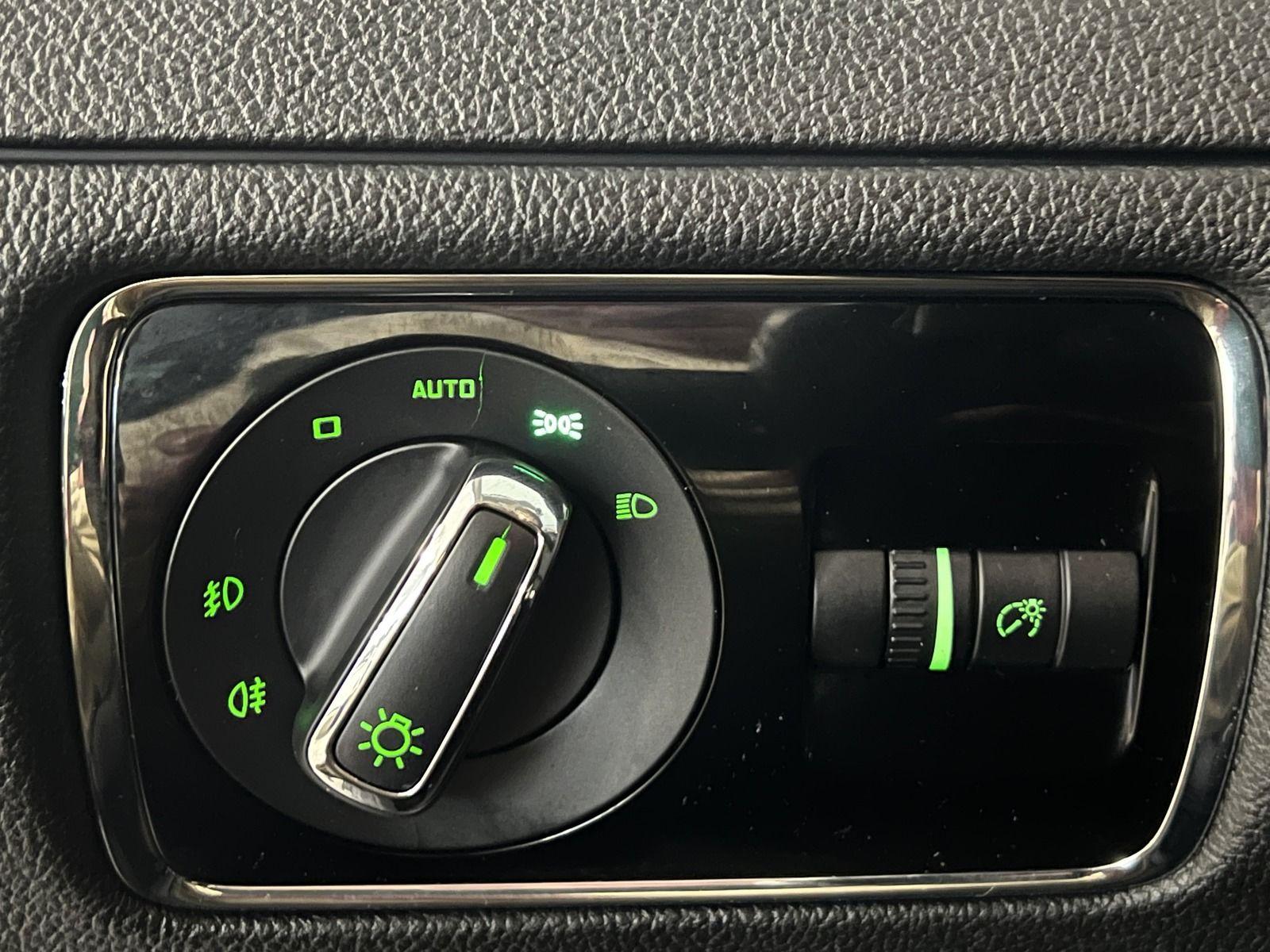 Skoda Superb 2011 — photo 20