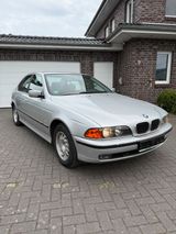 BMW 528i E39 TÜV/Service Neu - BMW 528 aus 1999: 528i