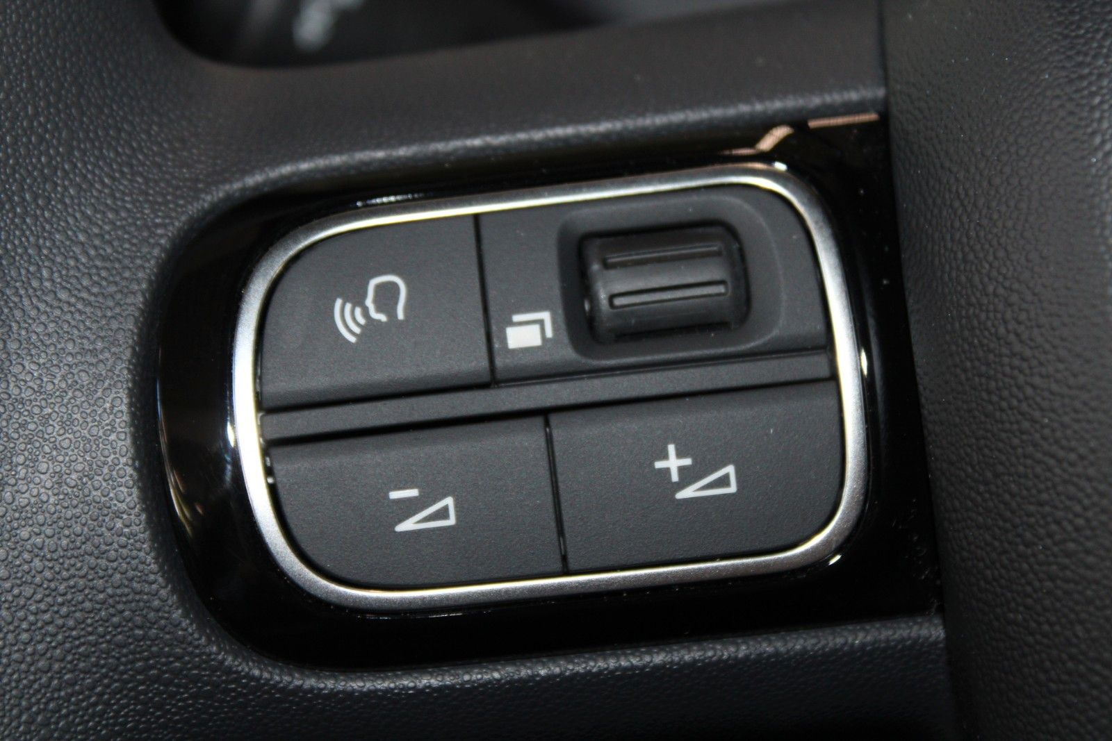 Fahrzeugabbildung Citroën C3 PureTech YOU! 5-trg LED KLIMA PDC DAB Touch