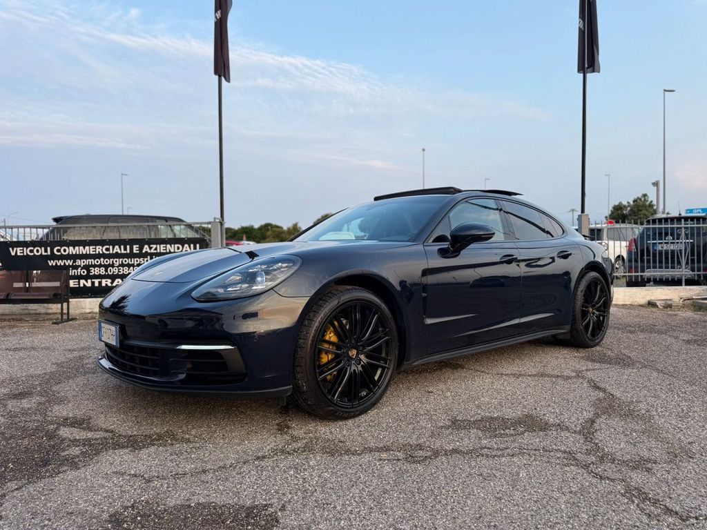 Image of Porsche Panamera