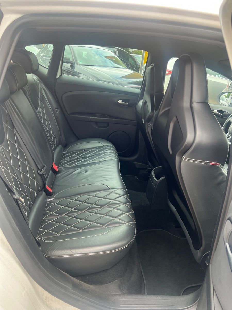 Fahrzeugabbildung SEAT Leon Cupra R *H&R*BULX*