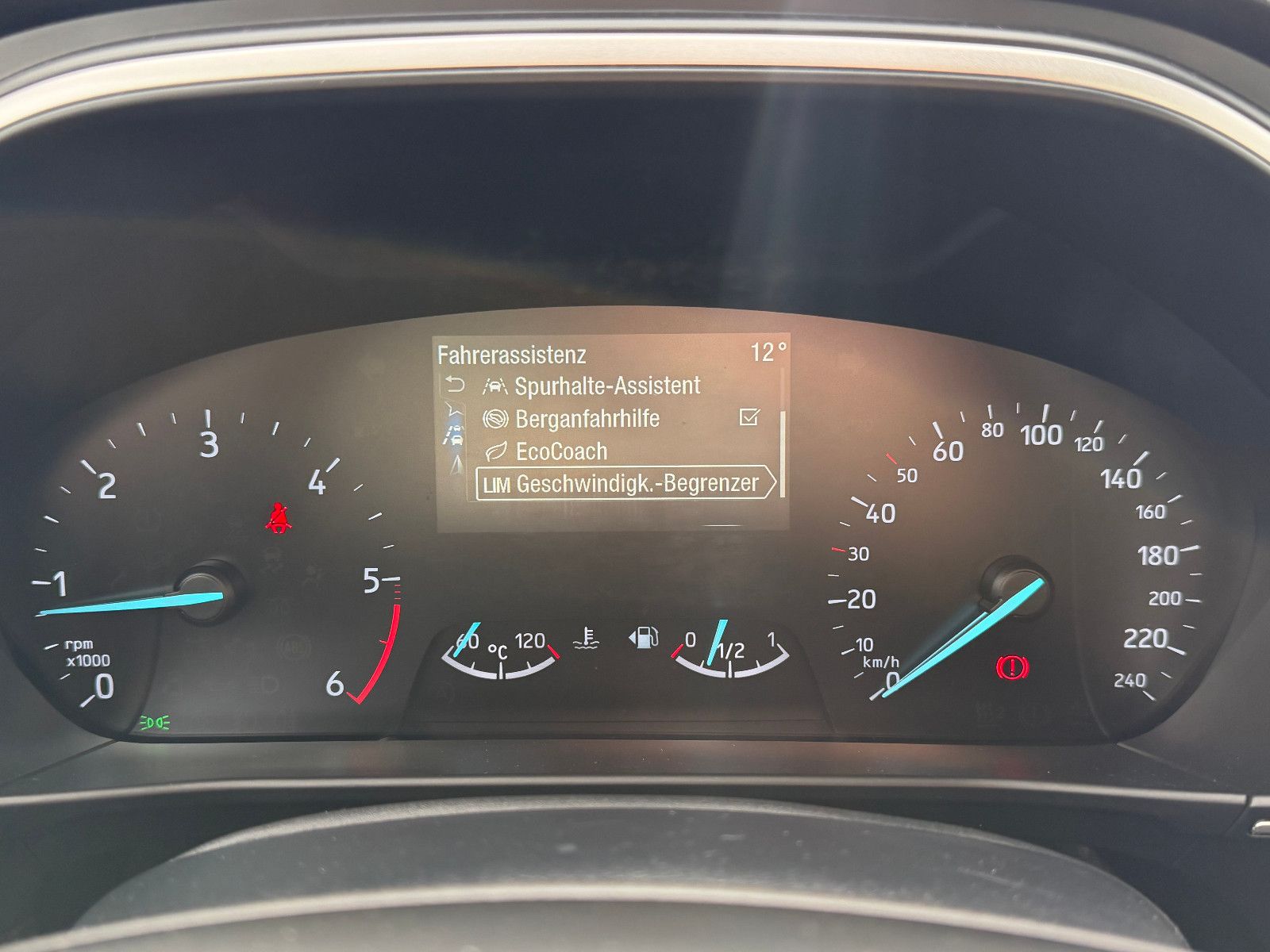 Fahrzeugabbildung Ford Focus Turnier Cool & Connect/NAVI/CAR-PLAY/KAMER