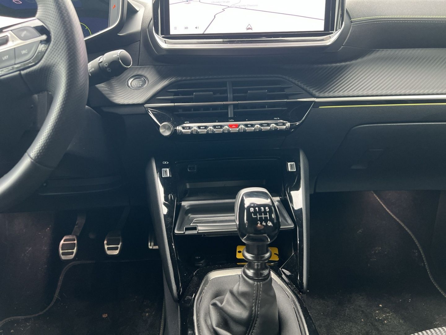 Fahrzeugabbildung Peugeot 208 GT PureTech 100 Navi 360 Kamera DAB SHZ ACC