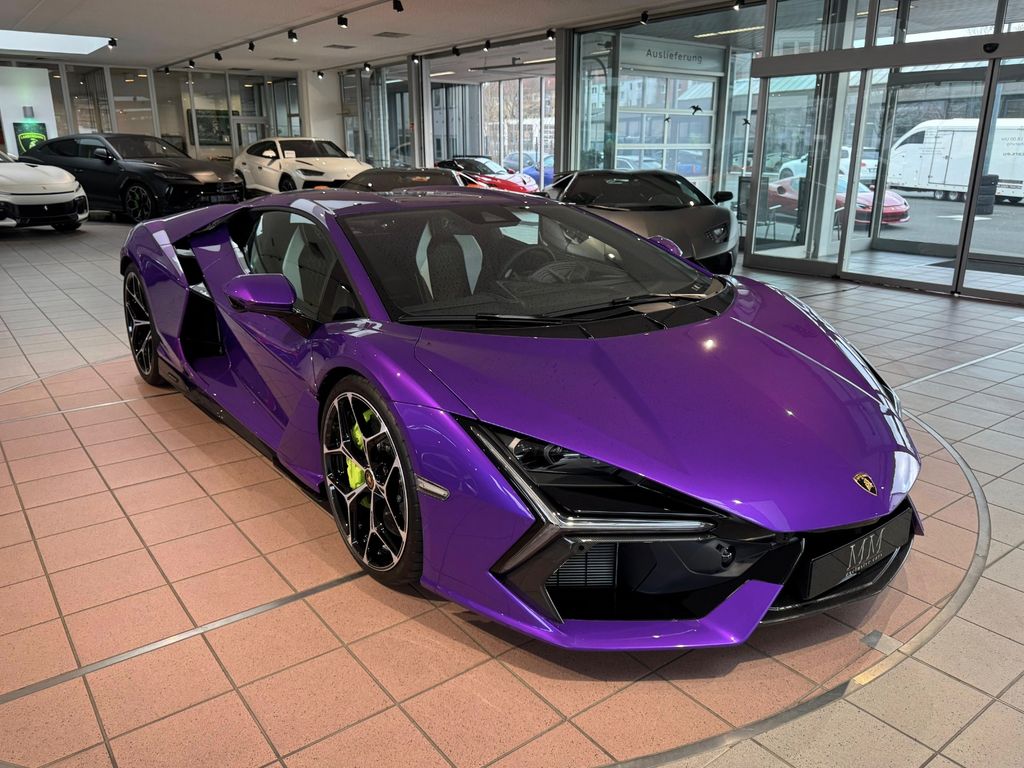 Image of Lamborghini Revuelto