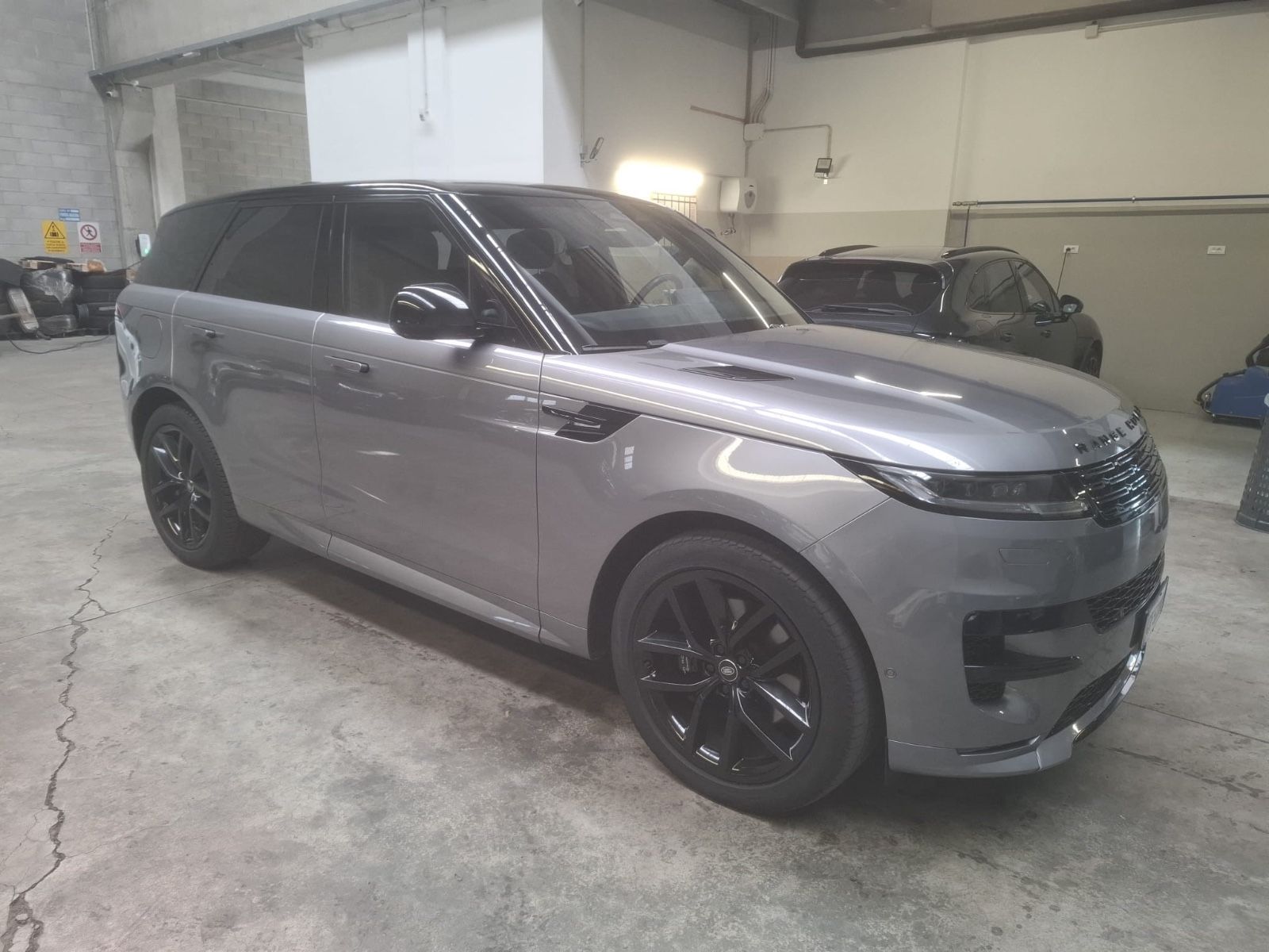 Land Rover Range Rover Sport 3.0 D300 MHEV AWD DYNAMIC SE imagem 2