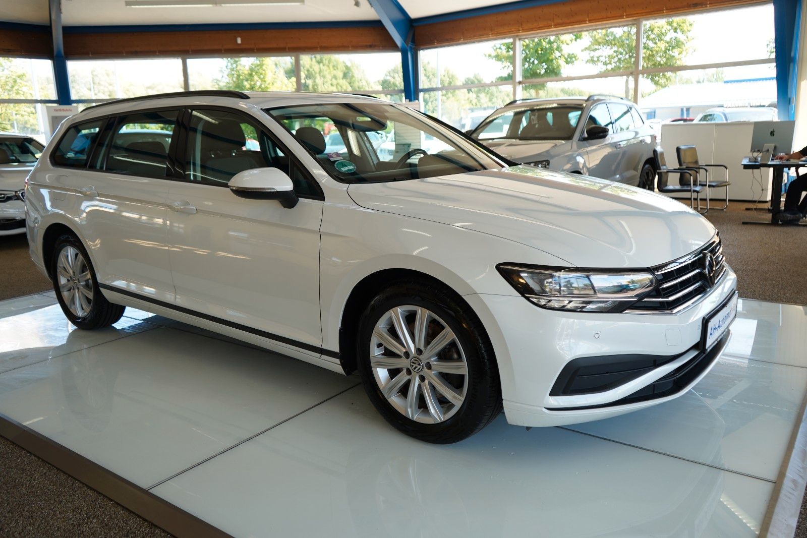 Volkswagen Passat Variant Basis AUTOMATIK / NAVI / R-KAM imagem 2