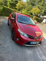 Toyota Auris 1,4-l-D-4D - - Toyota Auris in Duisburg