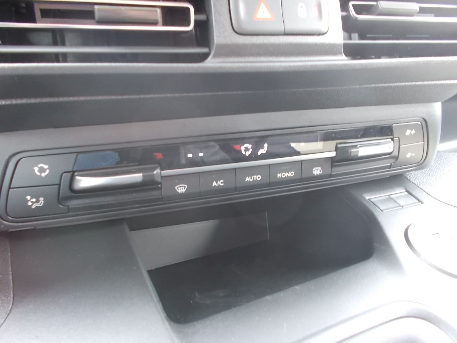 Fahrzeugabbildung Fiat Doblo Multicab L2 1.5 BlueHDi + 5 Sitzer