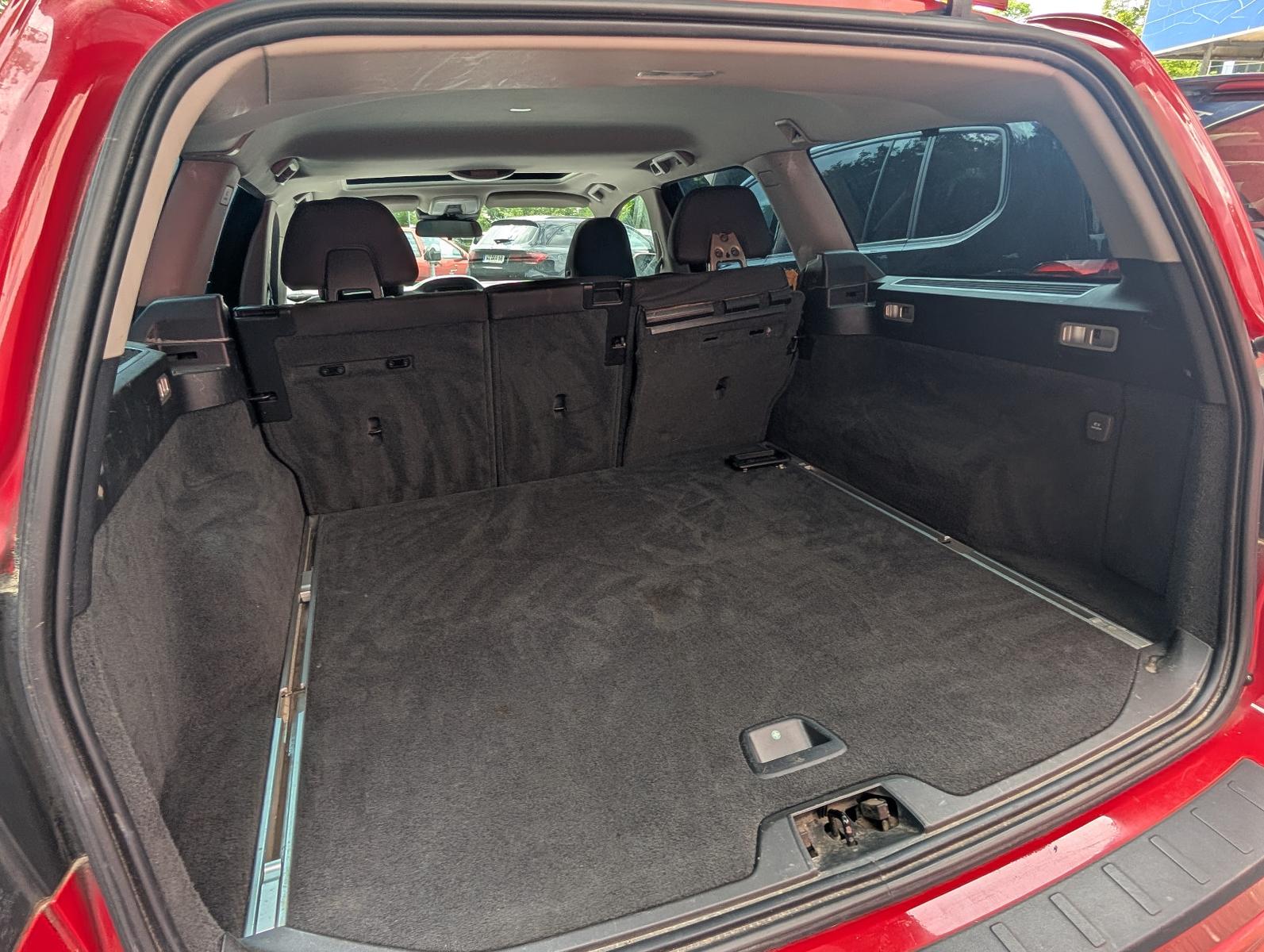 Volvo V70 2012 — photo 21