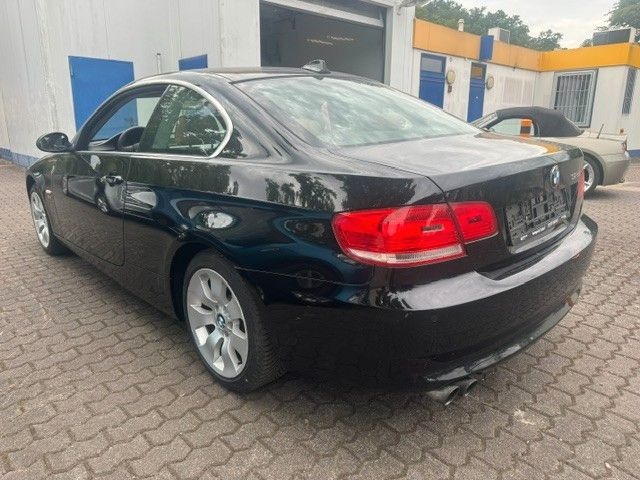 Fahrzeugabbildung BMW 325i Coupe xDrive Xenon Leder Schiebedach MOTOR