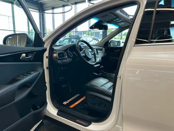 Kia Sorento*SitzBelüftung*Pano*ACC*Memory*BI-Xenon*