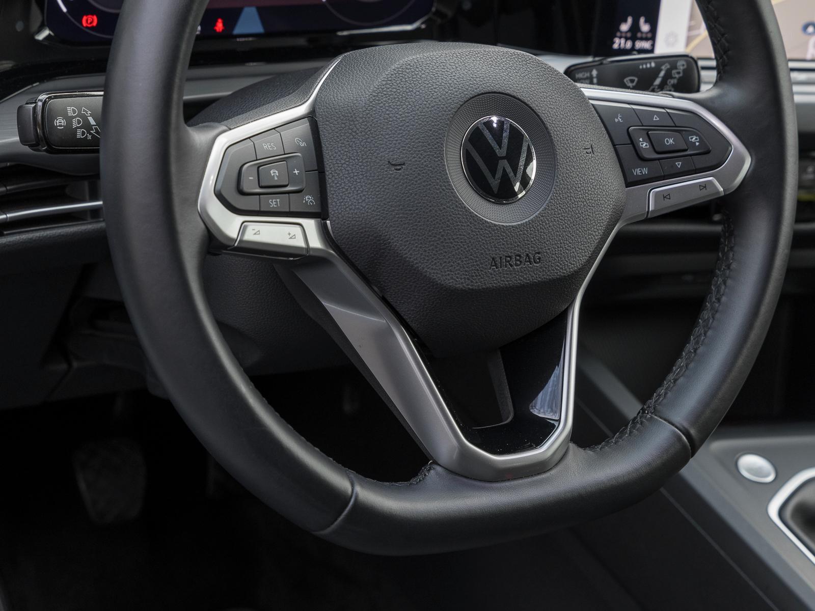 Volkswagen Golf VIII 1.5 TSI Style STANDHZG AHK NAVI LED HU