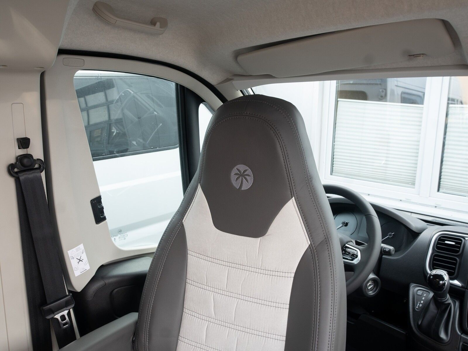 Fahrzeugabbildung Sunlight Adventure Cliff 600 Faltverdunkelung*Markise*uvm