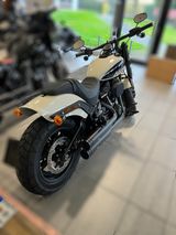 Harley-Davidson Fat BOB NUR 830km jekill & Hyde Umbau  - Offers matching your search criteria