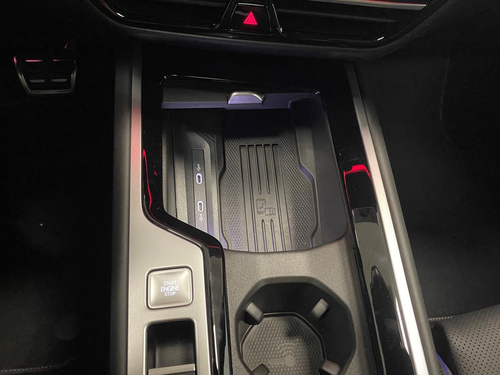 Fahrzeugabbildung Volkswagen Passat Variant 1.5 TSI eHybrid DCC R-Line