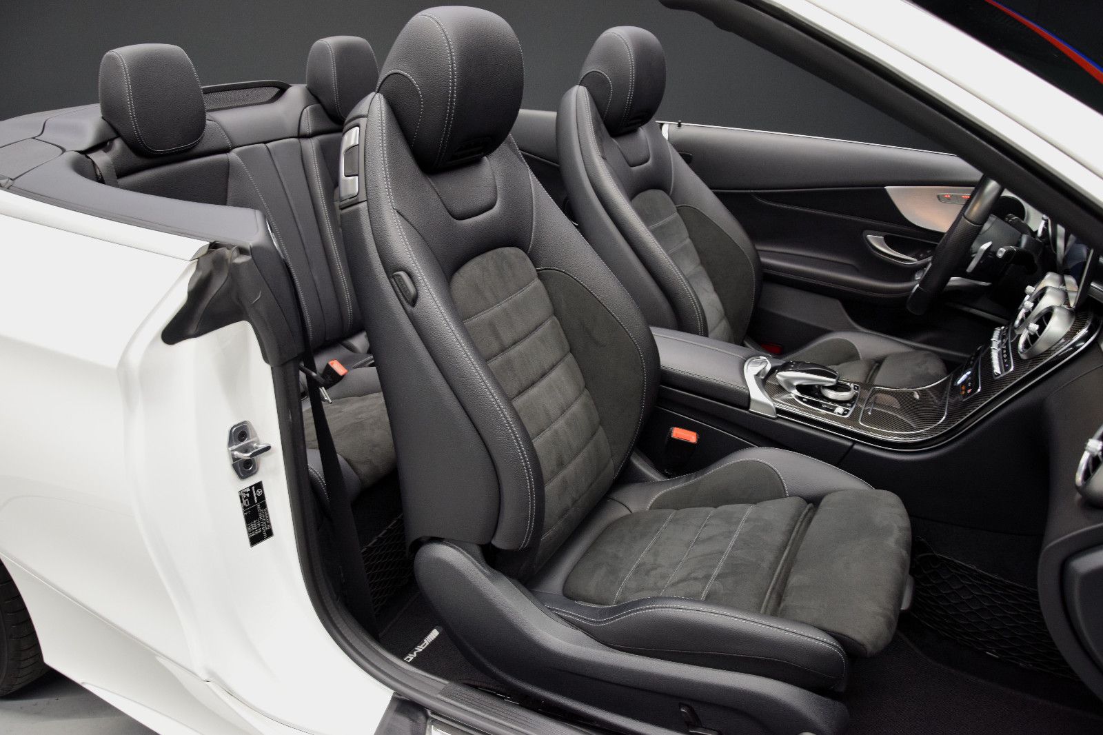 Fahrzeugabbildung Mercedes-Benz C 200 Cabrio 9G-TRONIC AMG-Line HuD Kamera LED