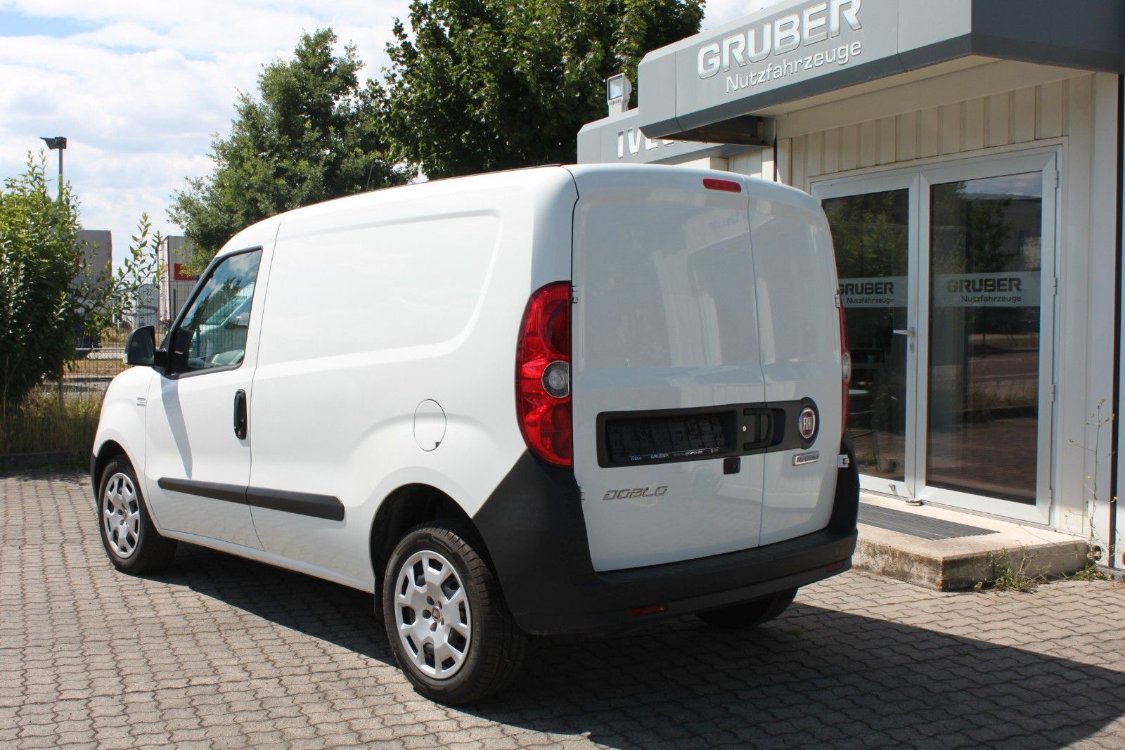 Fahrzeugabbildung Fiat Doblò SX Klima/Navi/Sitzheizung