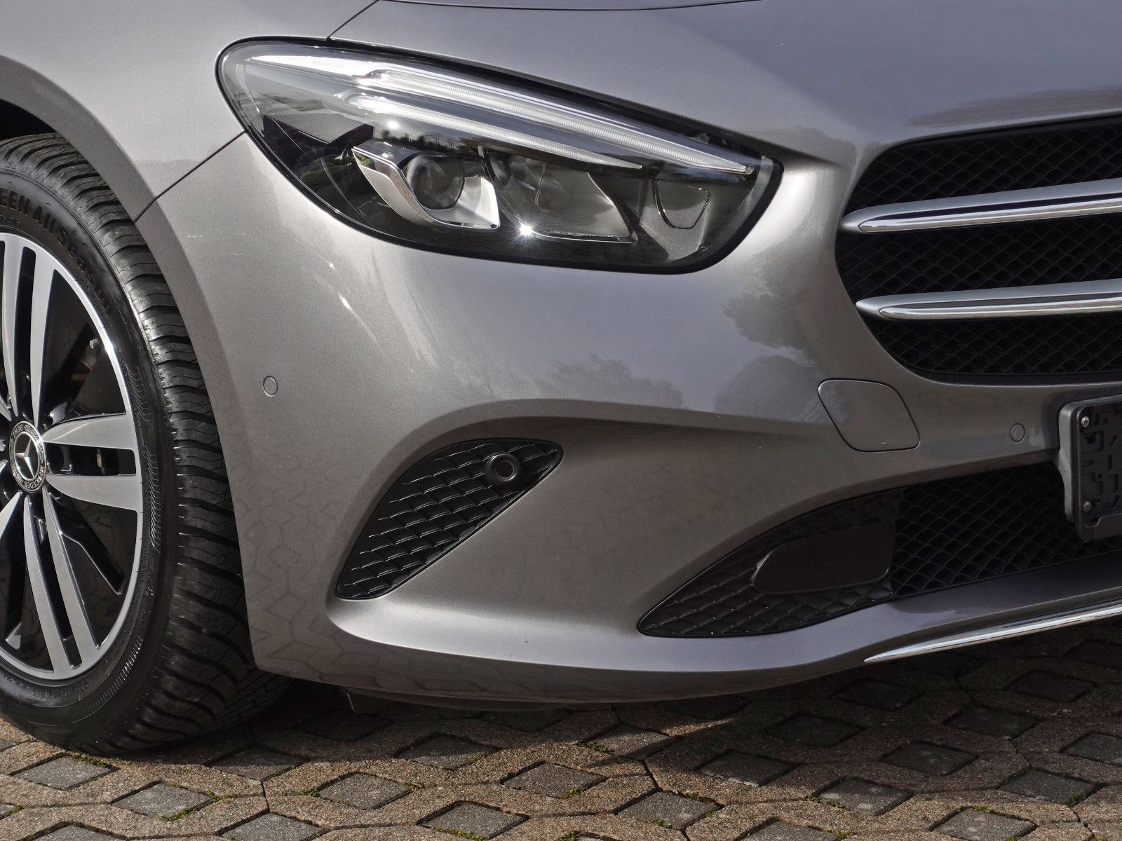 Fahrzeugabbildung Mercedes-Benz B 220 4MATIC 7G-DCT Progressive MBUX AHK Assist.