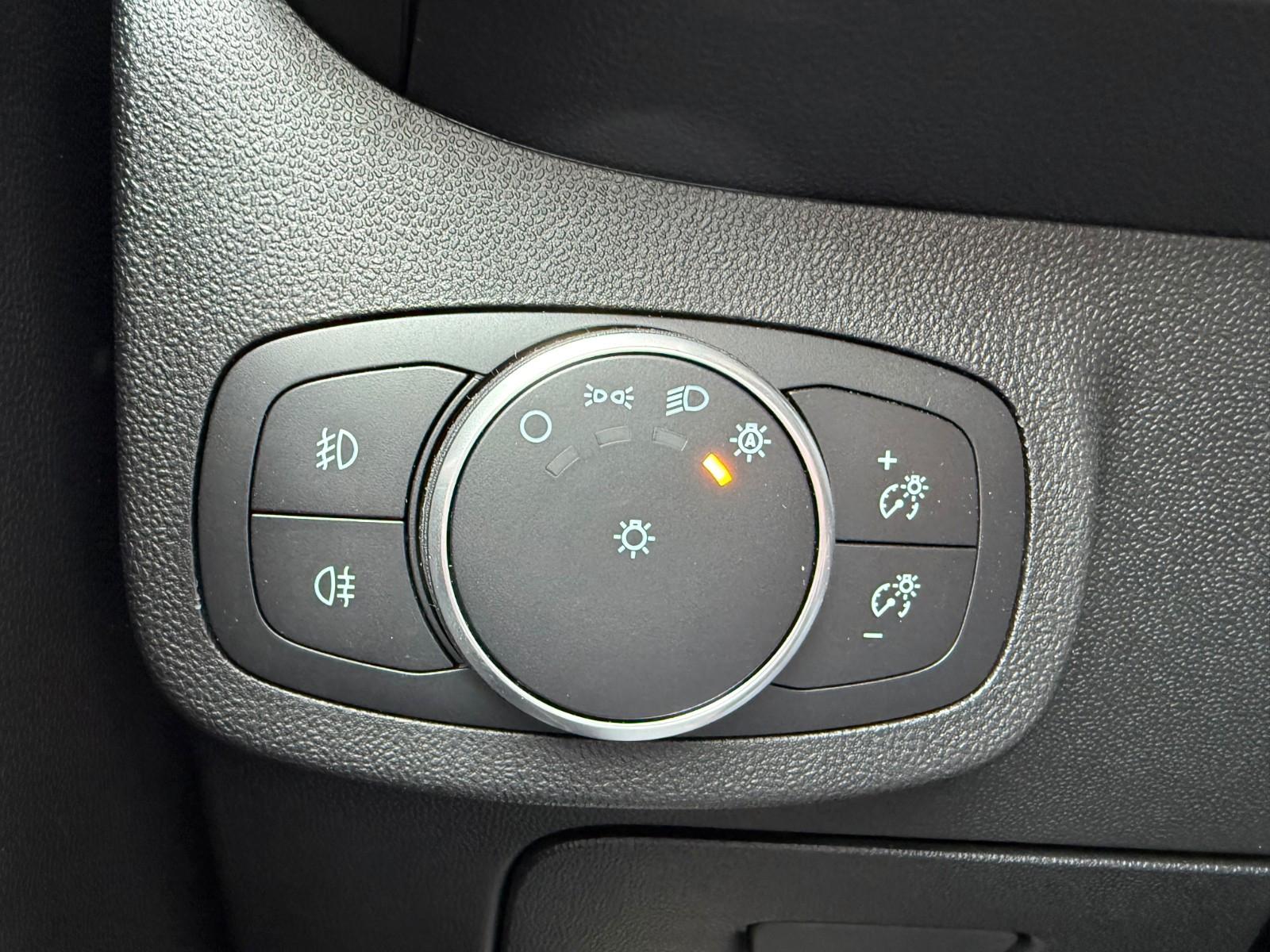 Ford Fiesta Titanium 8 FACH LED PDC RFK ACC DAB