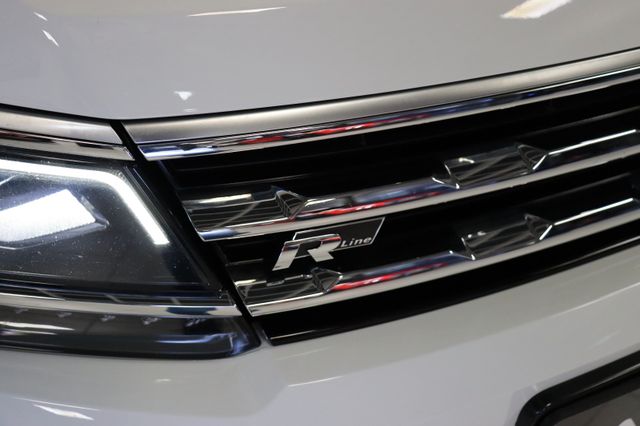 Fahrzeugabbildung Volkswagen Tiguan Allspace R-Line Highline 4Motion PANO
