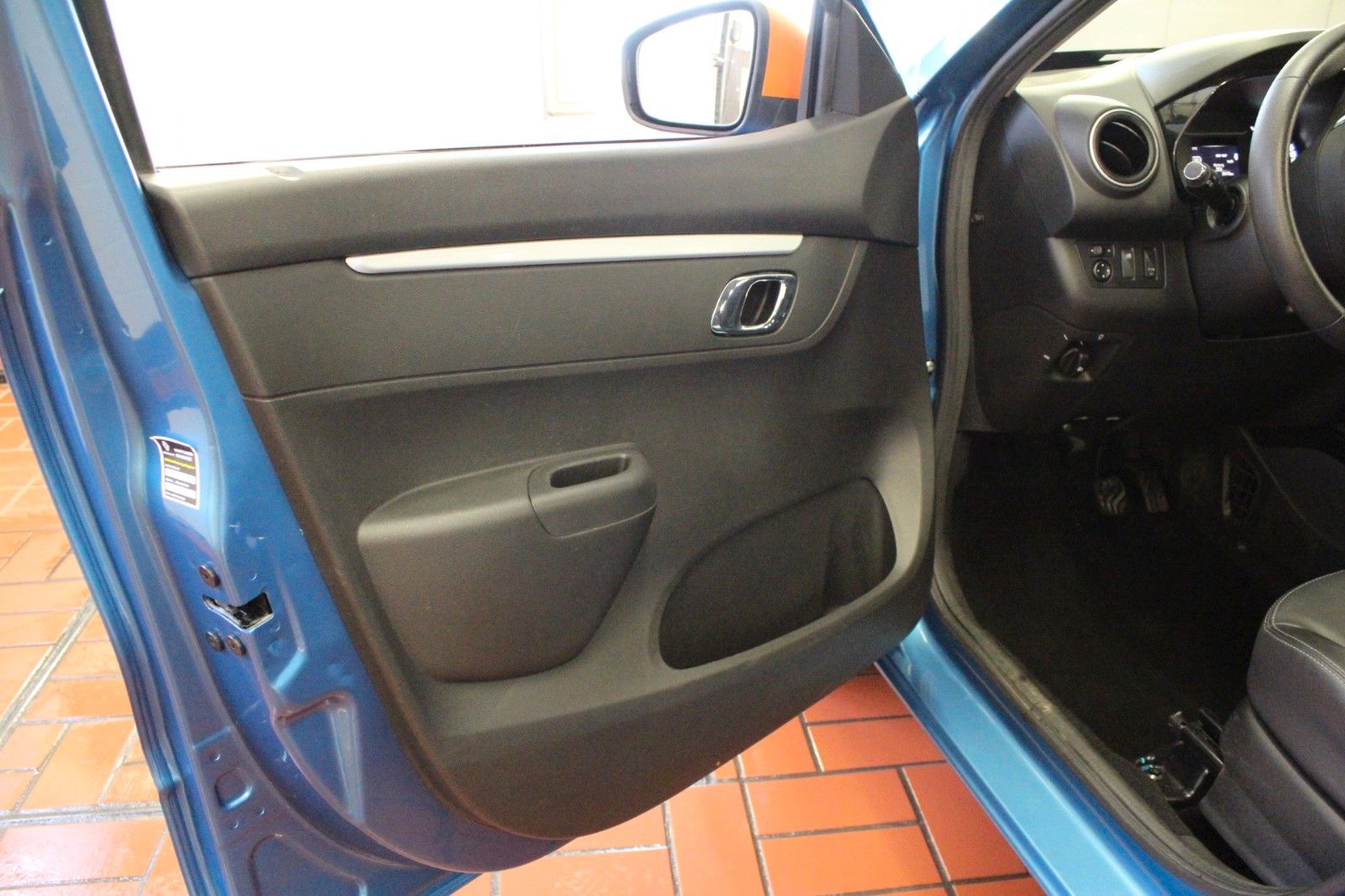 Fahrzeugabbildung Dacia Spring 45 Electric Expression MediaNav CCS