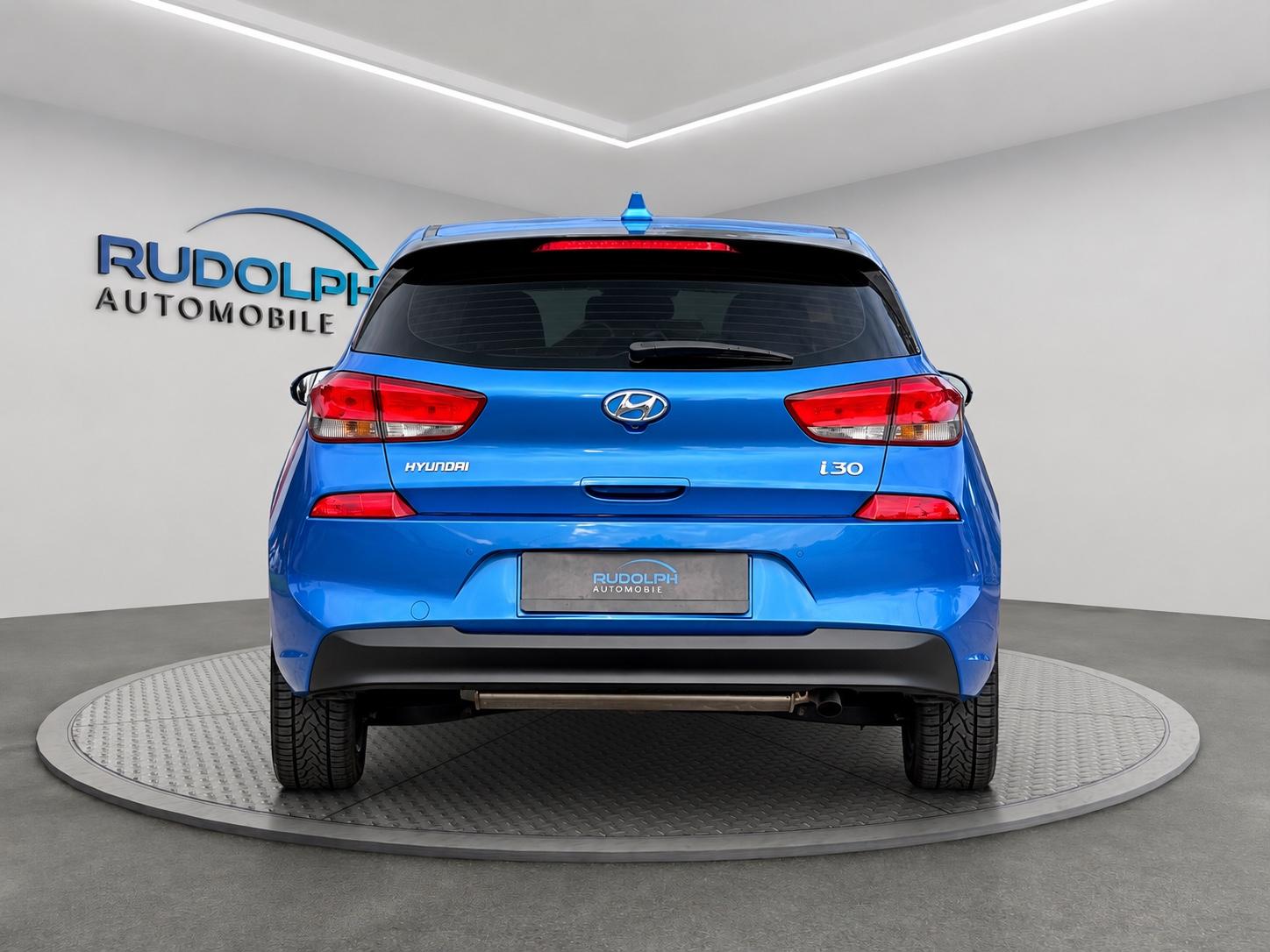 Hyundai i30 1,4 AUTOM. NAVI SITZHEIZ.SCHECKHEFT GARANTIE