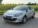 Renault Megane 1.9 dci (AHK-Tempomat-Klima) - Renault Megane mit Diesel-Antrieb: Kleinwagen