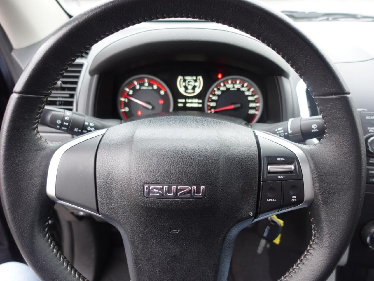 Fahrzeugabbildung Isuzu D-Max Space Cab 1,9 LS mit Luftfahrwerk