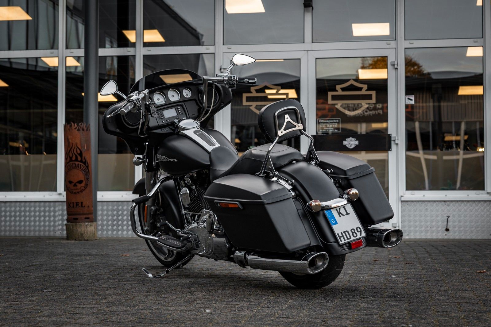 Fahrzeugabbildung Harley-Davidson FLHX Street Glide 103 cui - Vance & Hines - - -