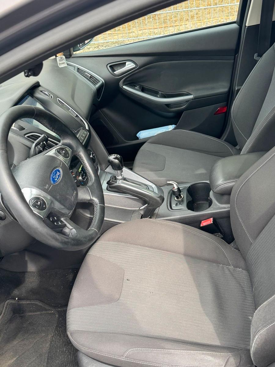 Ford Focus 2011 — photo 5