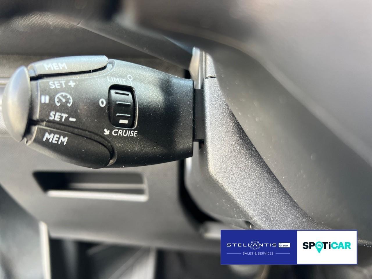 Peugeot 3008 Allure PT 130 EAT8 Sitzheiz Kamera Navi