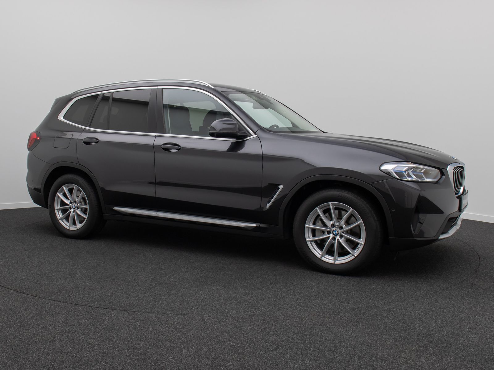 Fahrzeugabbildung BMW X3 xD30d Laser 360&deg; HUD DAB DisplKey Standhzng