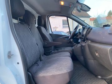 Opel Vivaro - 8