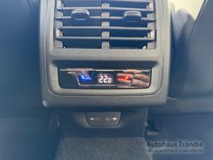 VW Golf VIII Bluetooth Navi LED Klima Einparkhilfe