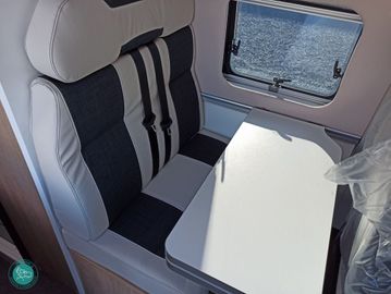 Fahrzeugabbildung Mooveo VAN 54DB Modell 2023-Metallic sofort