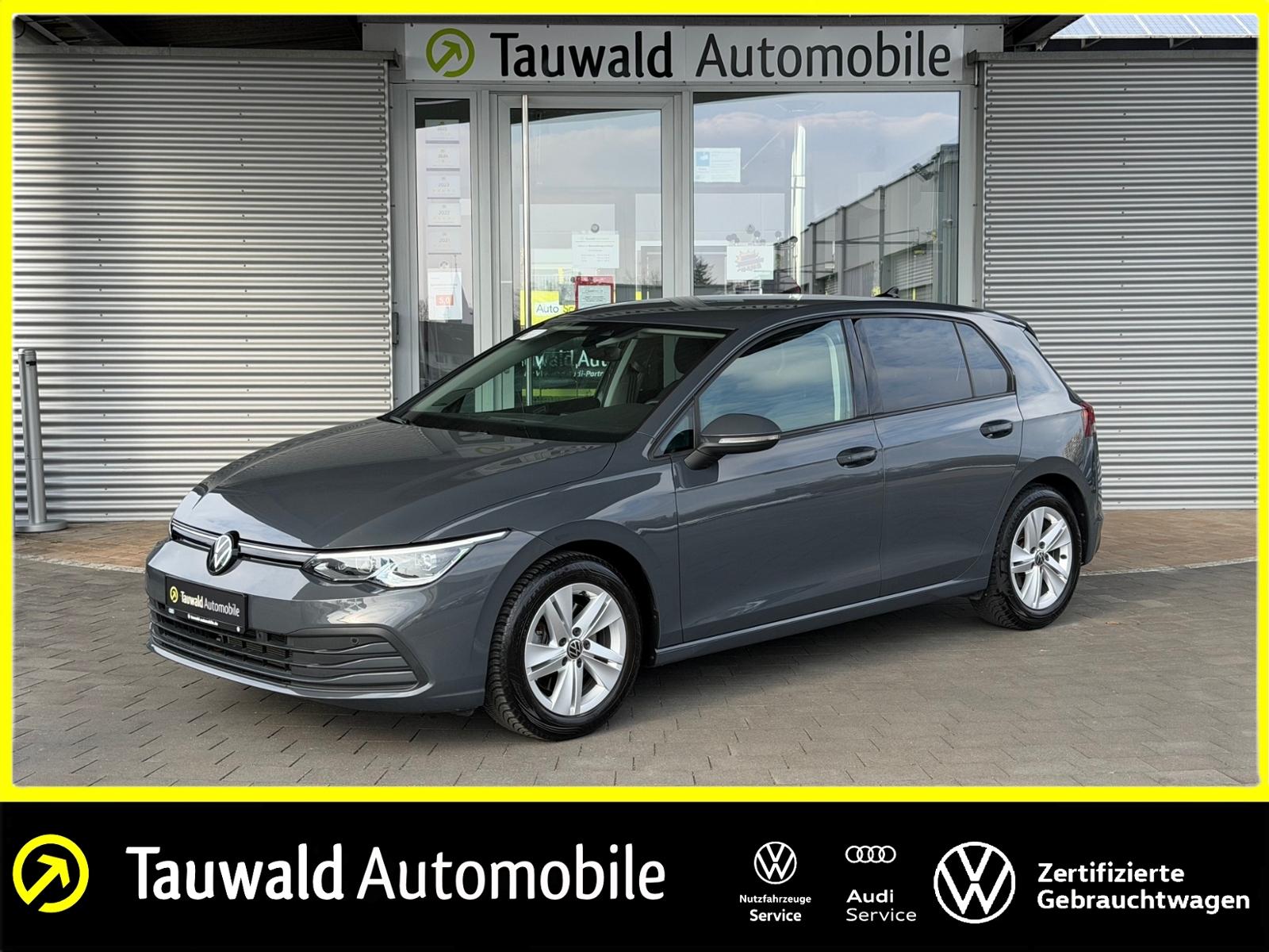 Volkswagen Golf VIII 1.5 TSI Life HK/RFK/LED/DCC/ACC/SHZ