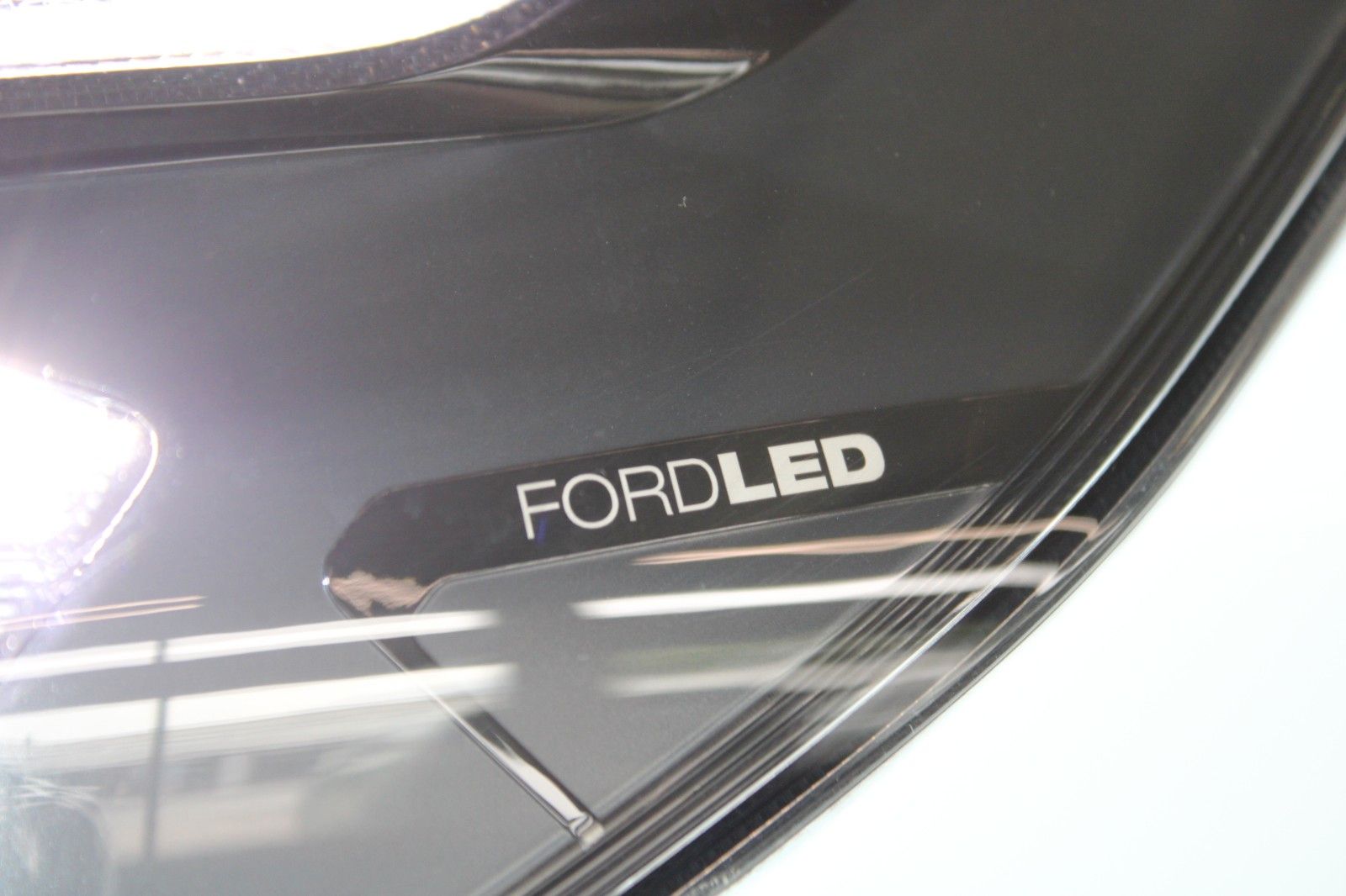 Fahrzeugabbildung Ford Transit Custom L2 TREND AHK LED TechnologiePak2
