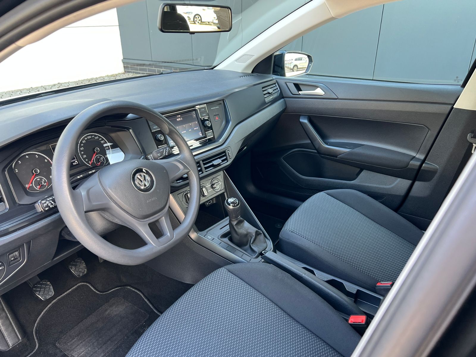 Fahrzeugabbildung Volkswagen Polo Trendline 1.0 BMT *AHK, Cool & Sound, Conne
