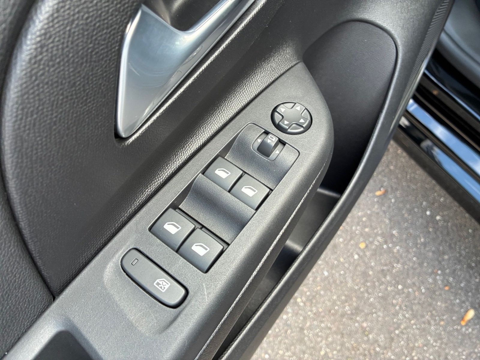 Fahrzeugabbildung Opel Corsa F 1.2 Turbo GS Kamera,LED,Navi,PDC,SHZ,LM