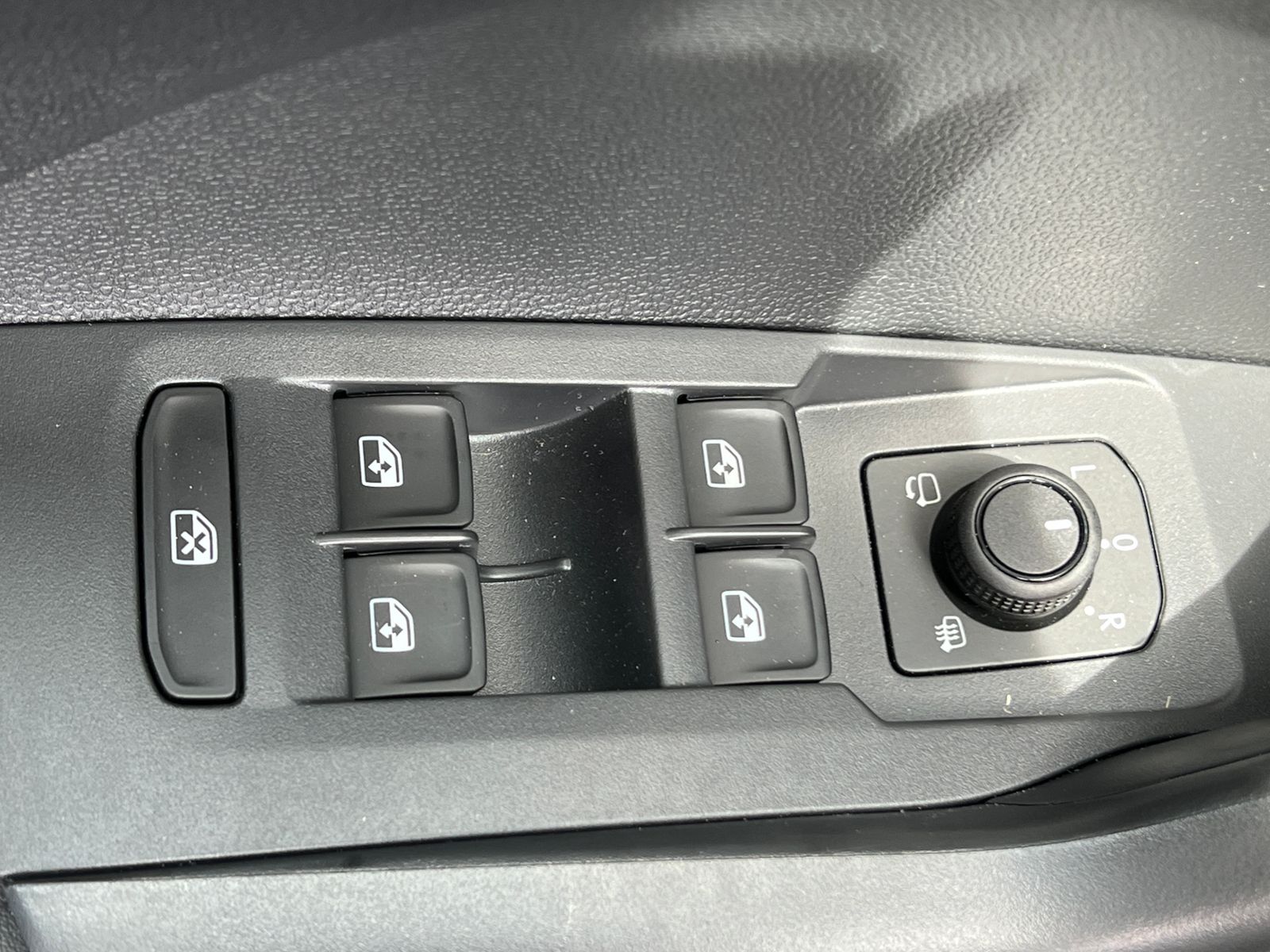 Fahrzeugabbildung Volkswagen T-Cross Life 1.5 TSI DSG *IQ.Light, Kamera, 17'-