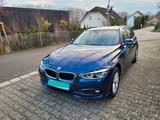 BMW 318i Touring Advantage Advantage - blaue BMW 318