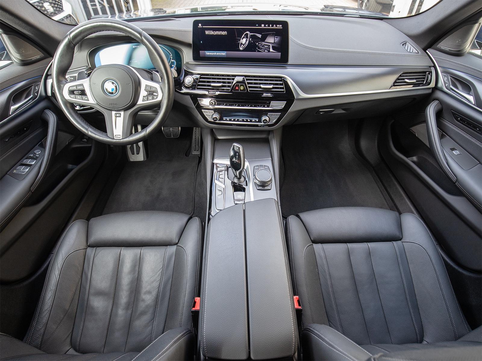 BMW 530 E TOURING 292CH - M-SPORT - HUD - HAYON ÉLECTRIQUE - HISTORIQUE ENTRETIEN BMW - 43.800 KMS
