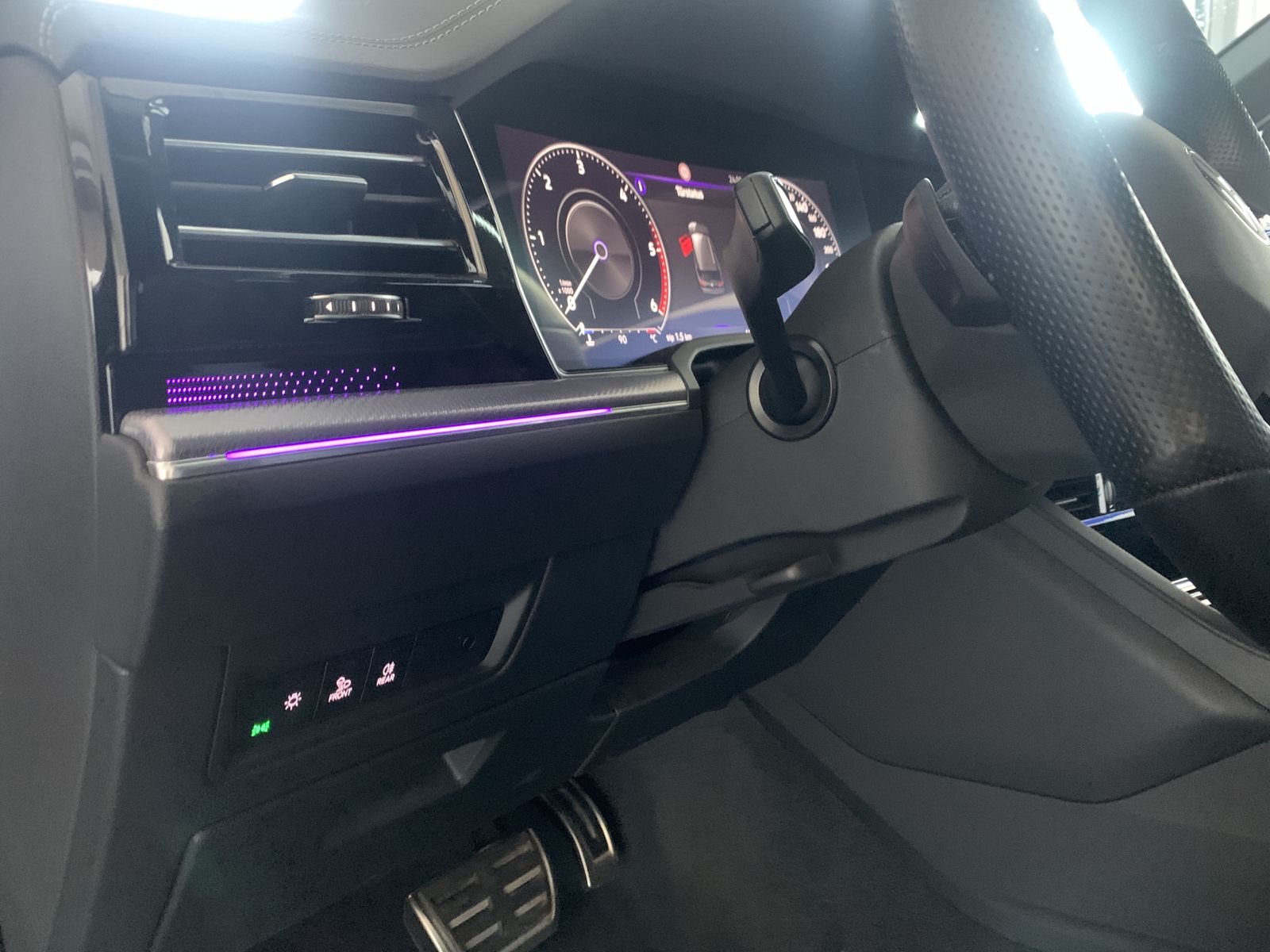 Fahrzeugabbildung Volkswagen Touareg R-Line*4Motion*Leder*AHK*STHZ*Cam*