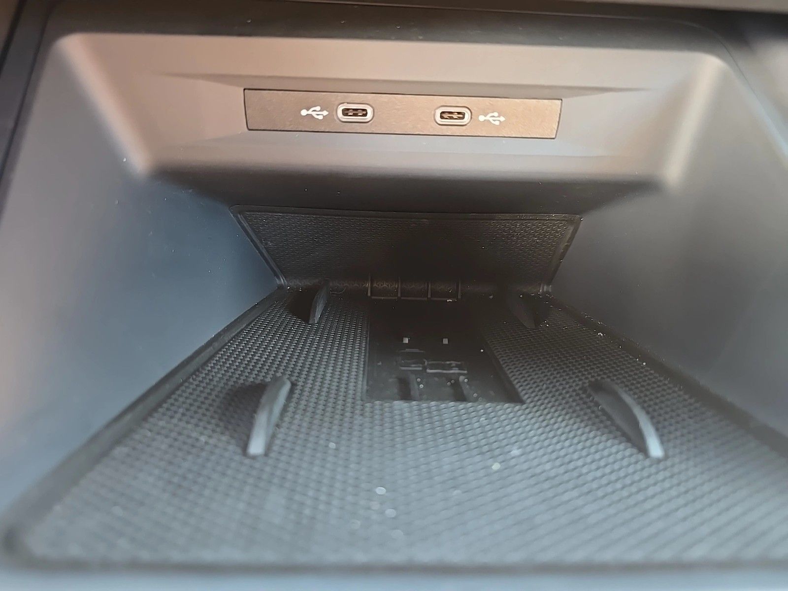 Fahrzeugabbildung CUPRA Leon Sportstourer 1.5 e-Hybrid 200 kW VZ AHZ MAT