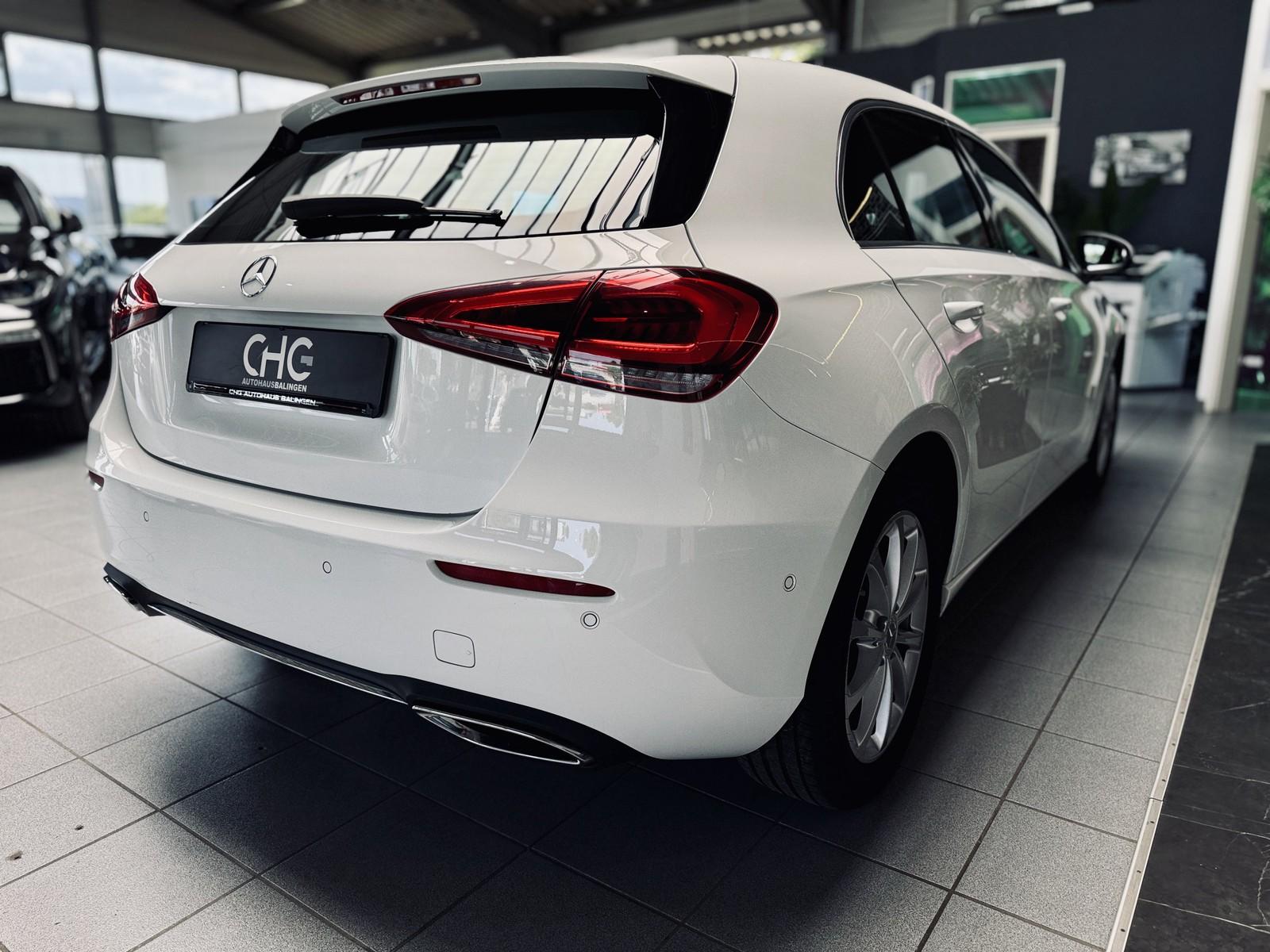 Mercedes-Benz A-Class SHZ Widescreen LED Carbon, миниатюра 12