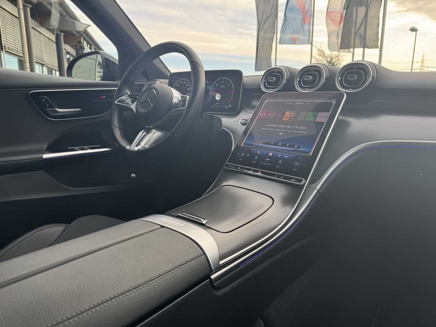 Fahrzeugabbildung Mercedes-Benz C 300d 9G AMG19'+Avantgarde+Distr+Digital +Ambie