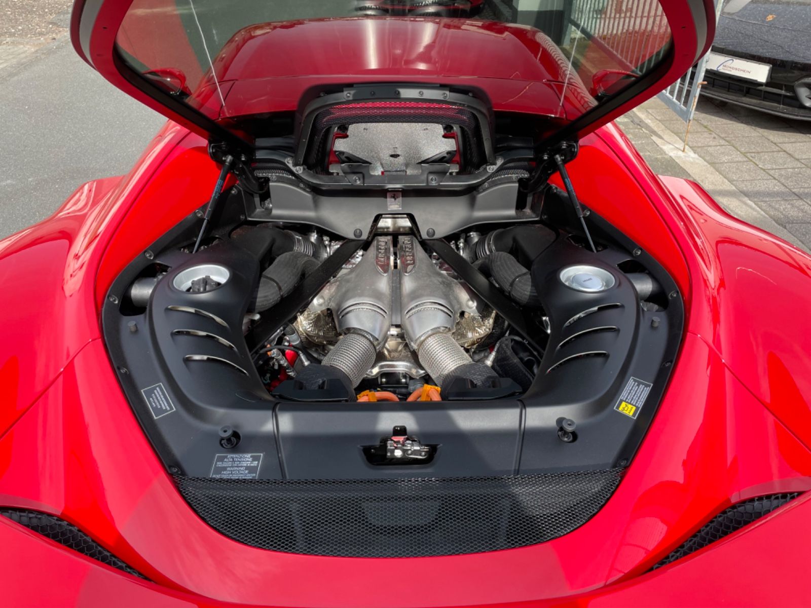 Fahrzeugabbildung Ferrari 296 GTB |DCT|Lift|360°|Carbon-LED|Head-Up