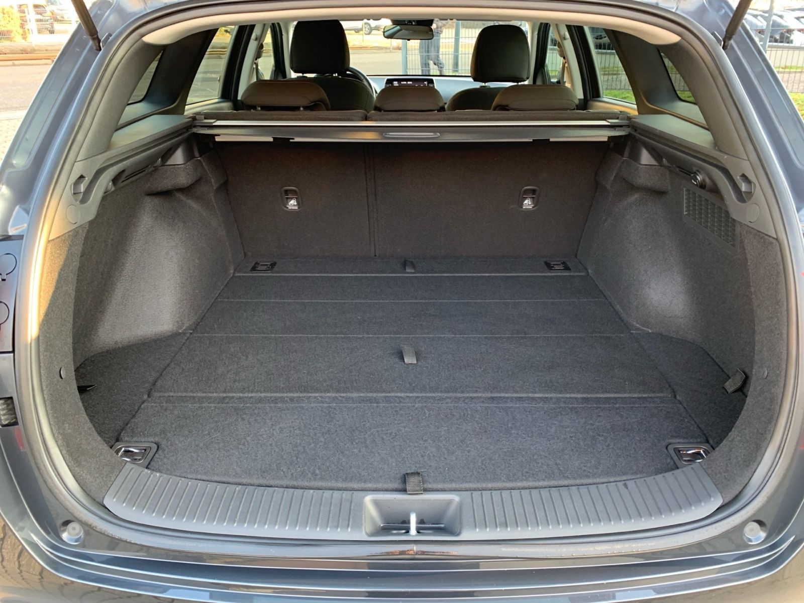 Fahrzeugabbildung Hyundai i30 Kombi 1.0 T-GDI 7-DCT Edition 30