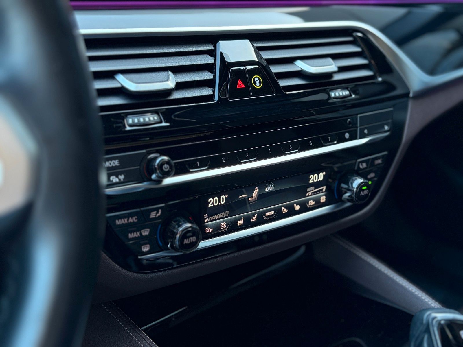 Fahrzeugabbildung BMW M550i xDr GSD Laser HuD 360° DAProf SBL H&K AHK