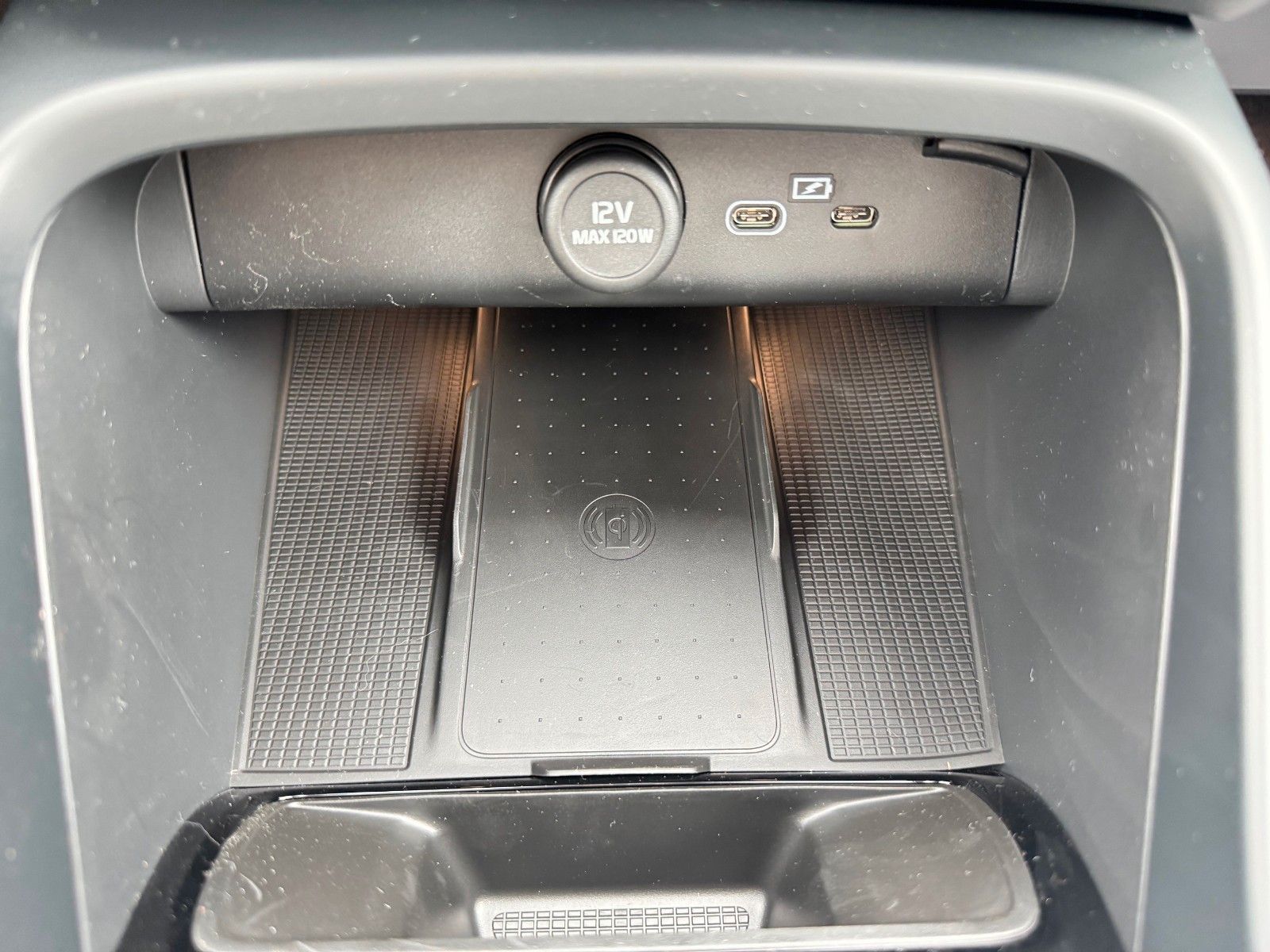Volvo EX40 - Bild 9